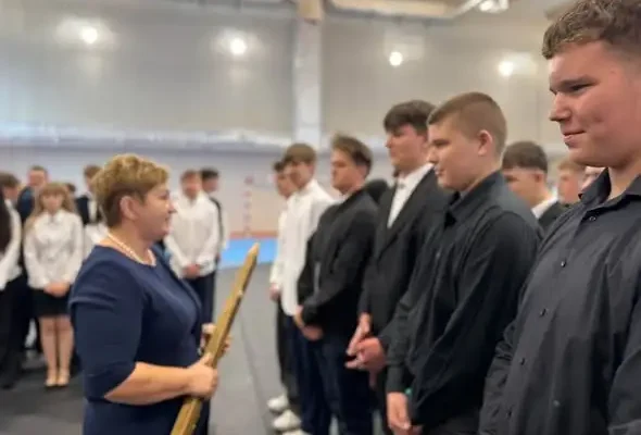 Ślubowanie pierwszoklasistów w Zespole Szkół im. Witosa w Janowie Lubelskim