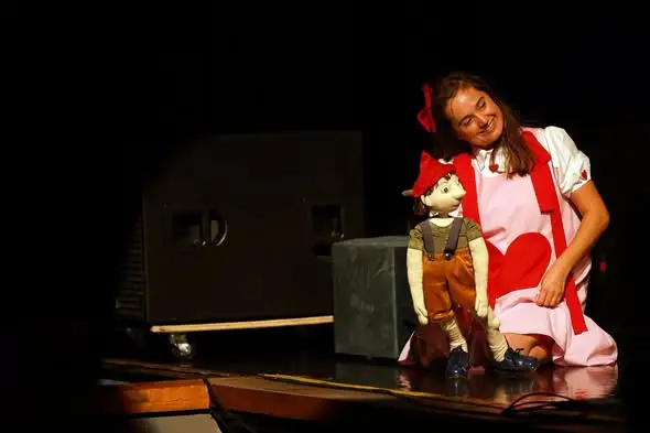 Teatr Eter oczarował najmłodszych w Chrzanowie spektaklem „Wielka księga uczuć”